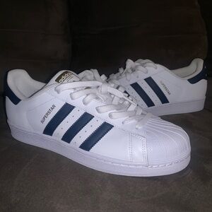 Adidas superstars
